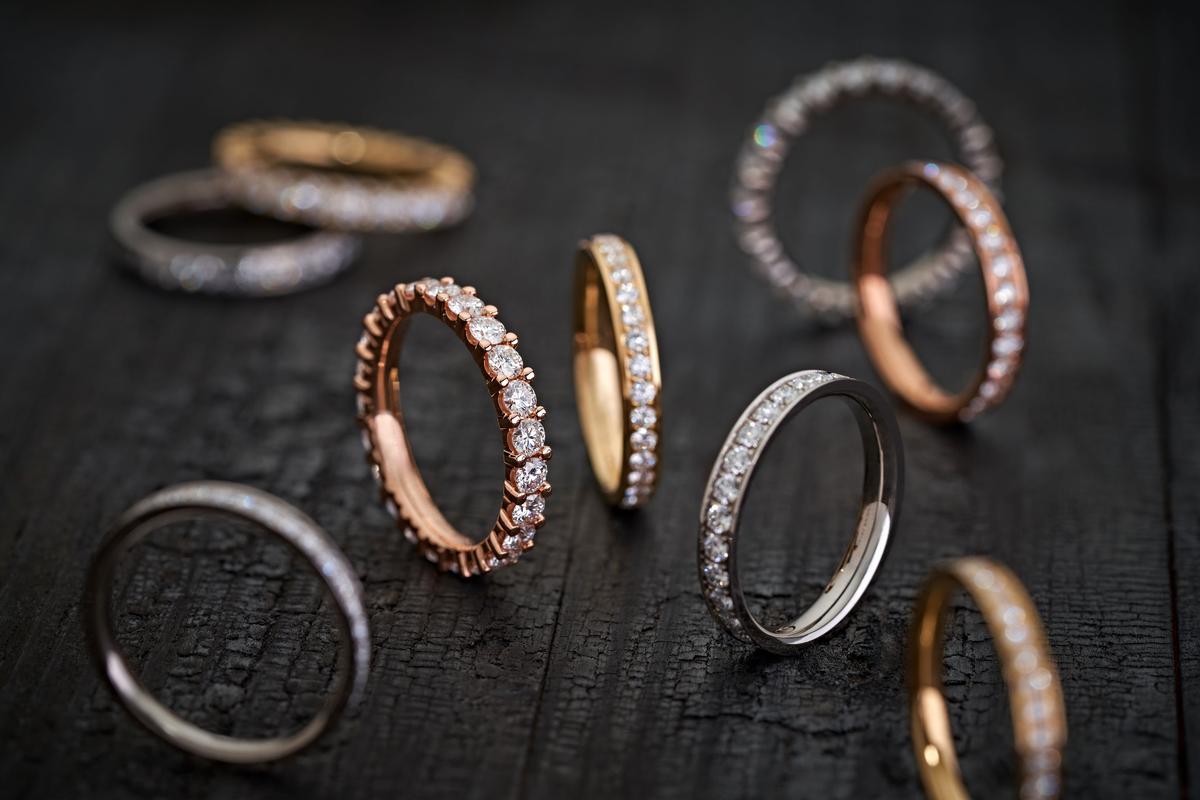 Die Diamant Ringe mit ihrem filigranen Design sind mit drei verschiedenen Fassungen erhältlich.