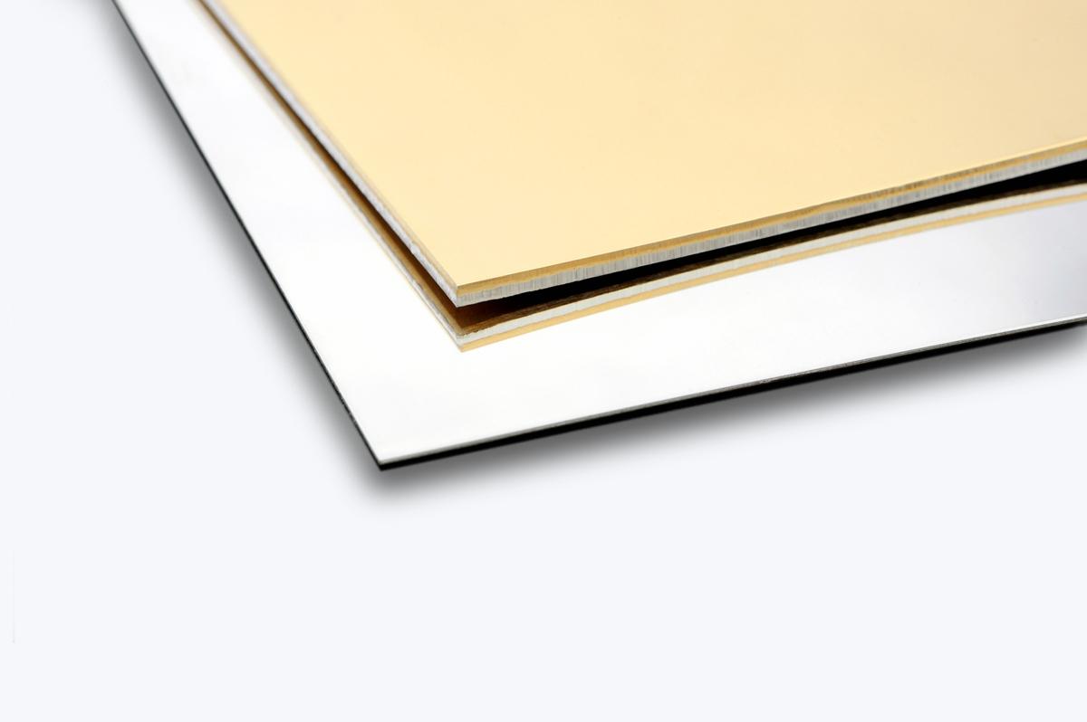 Die Kombination aus Silber und Gold harmoniert mit jedem Hauttyp.